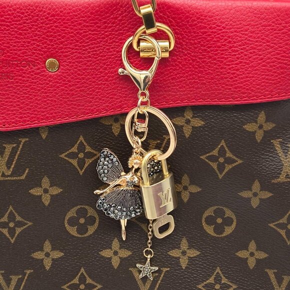 100% Auth Louis Vuitton Lock & Key with unbranded Bagcharm, Keycharm, Keychain - Picture 1 of 8
